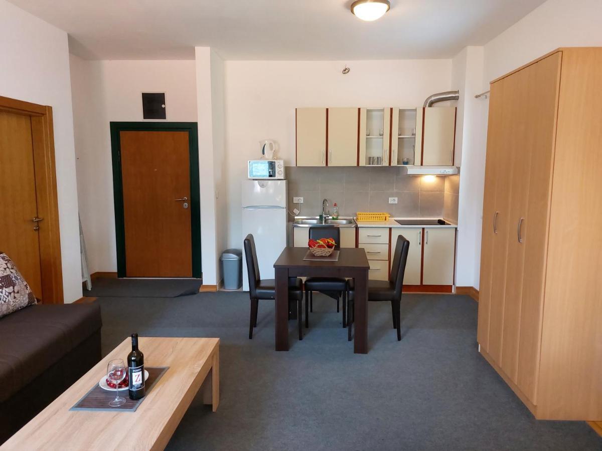 Apartment-Hotel Vila Petrovic-Becici บุดวา ภายนอก รูปภาพ
