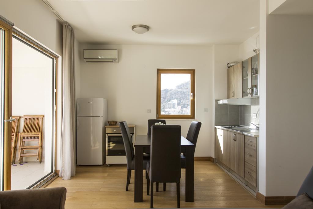 Apartment-Hotel Vila Petrovic-Becici บุดวา ภายนอก รูปภาพ