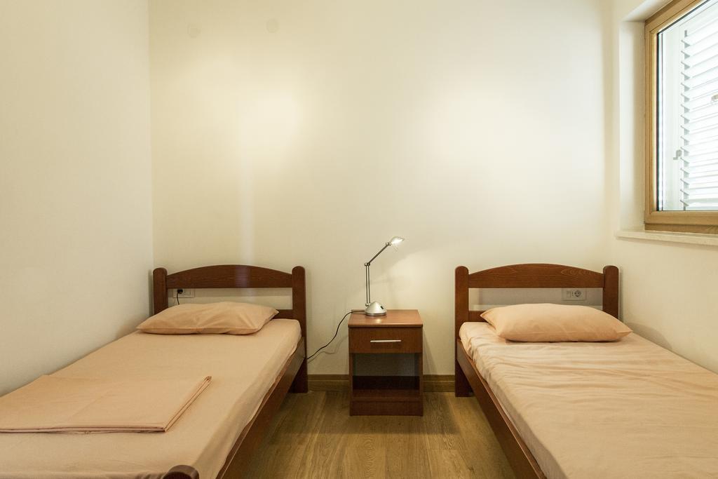 Apartment-Hotel Vila Petrovic-Becici บุดวา ภายนอก รูปภาพ