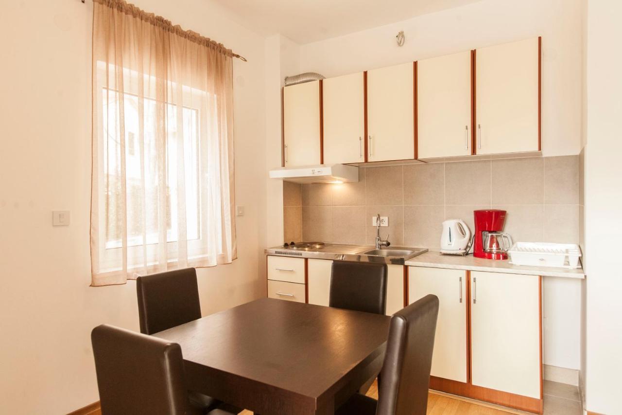 Apartment-Hotel Vila Petrovic-Becici บุดวา ภายนอก รูปภาพ