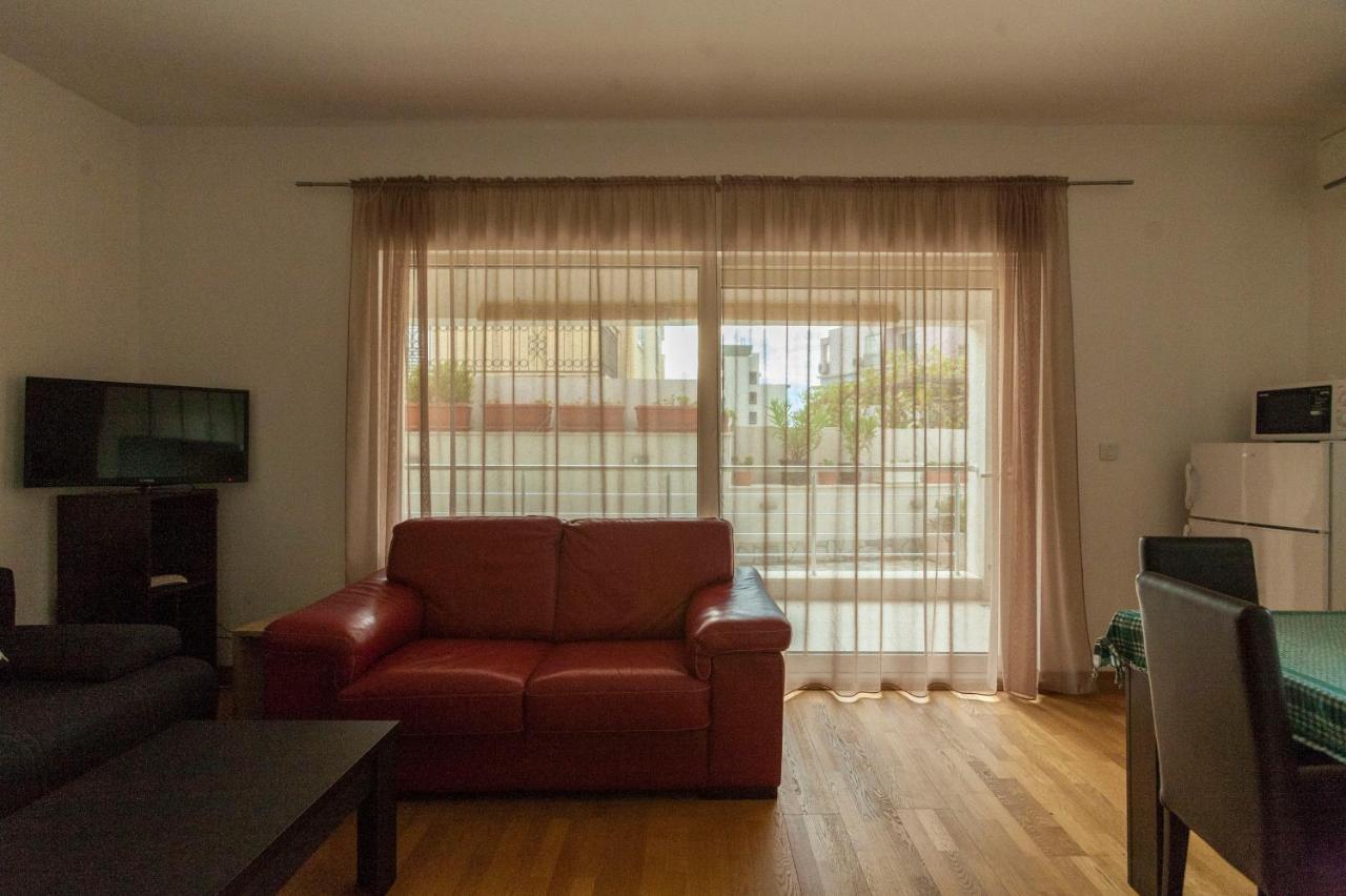Apartment-Hotel Vila Petrovic-Becici บุดวา ภายนอก รูปภาพ