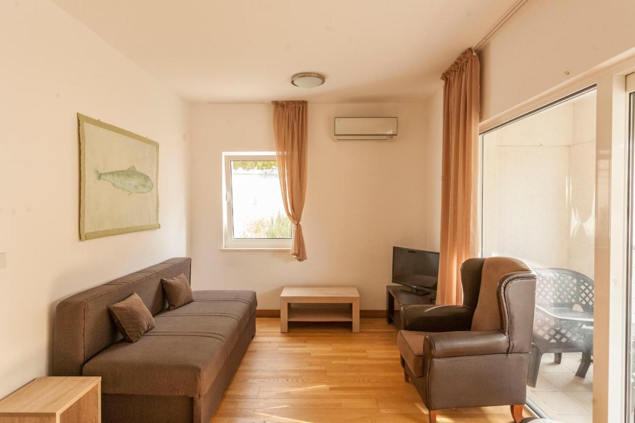 Apartment-Hotel Vila Petrovic-Becici บุดวา ภายนอก รูปภาพ