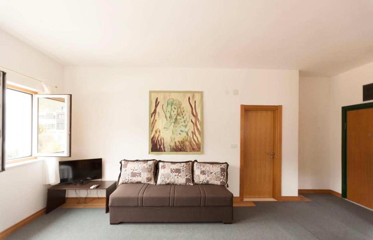 Apartment-Hotel Vila Petrovic-Becici บุดวา ภายนอก รูปภาพ