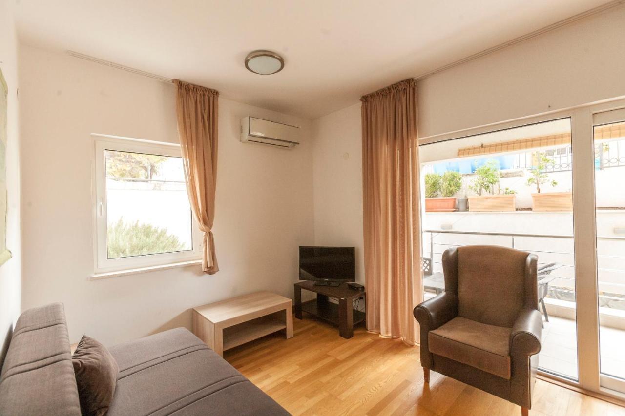 Apartment-Hotel Vila Petrovic-Becici บุดวา ภายนอก รูปภาพ