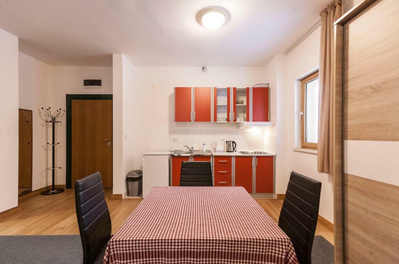 Apartment-Hotel Vila Petrovic-Becici บุดวา ภายนอก รูปภาพ